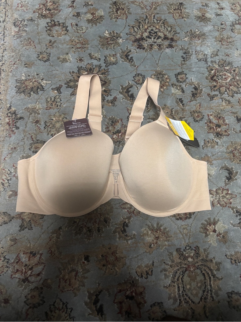 NWT Seamless Nude T-Shirt Bra - Adjustable Straps Front clasp